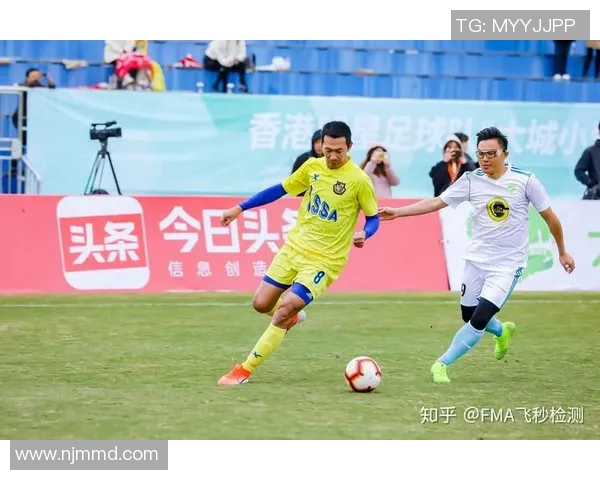 乐呵兄弟化身足球明星精彩模仿秀引发全场欢笑与热烈掌声